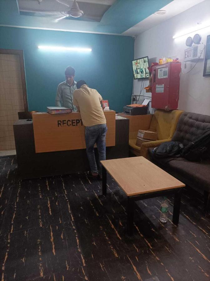 Hotel Oyo Flagship Yuvraj Paalace 3*