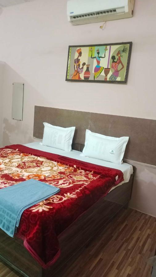 Oyo Flagship Yuvraj Paalace 3* New Delhi