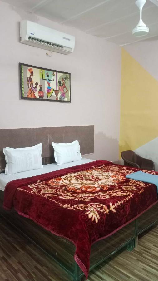 Oyo Flagship Yuvraj Paalace Hotel New Delhi